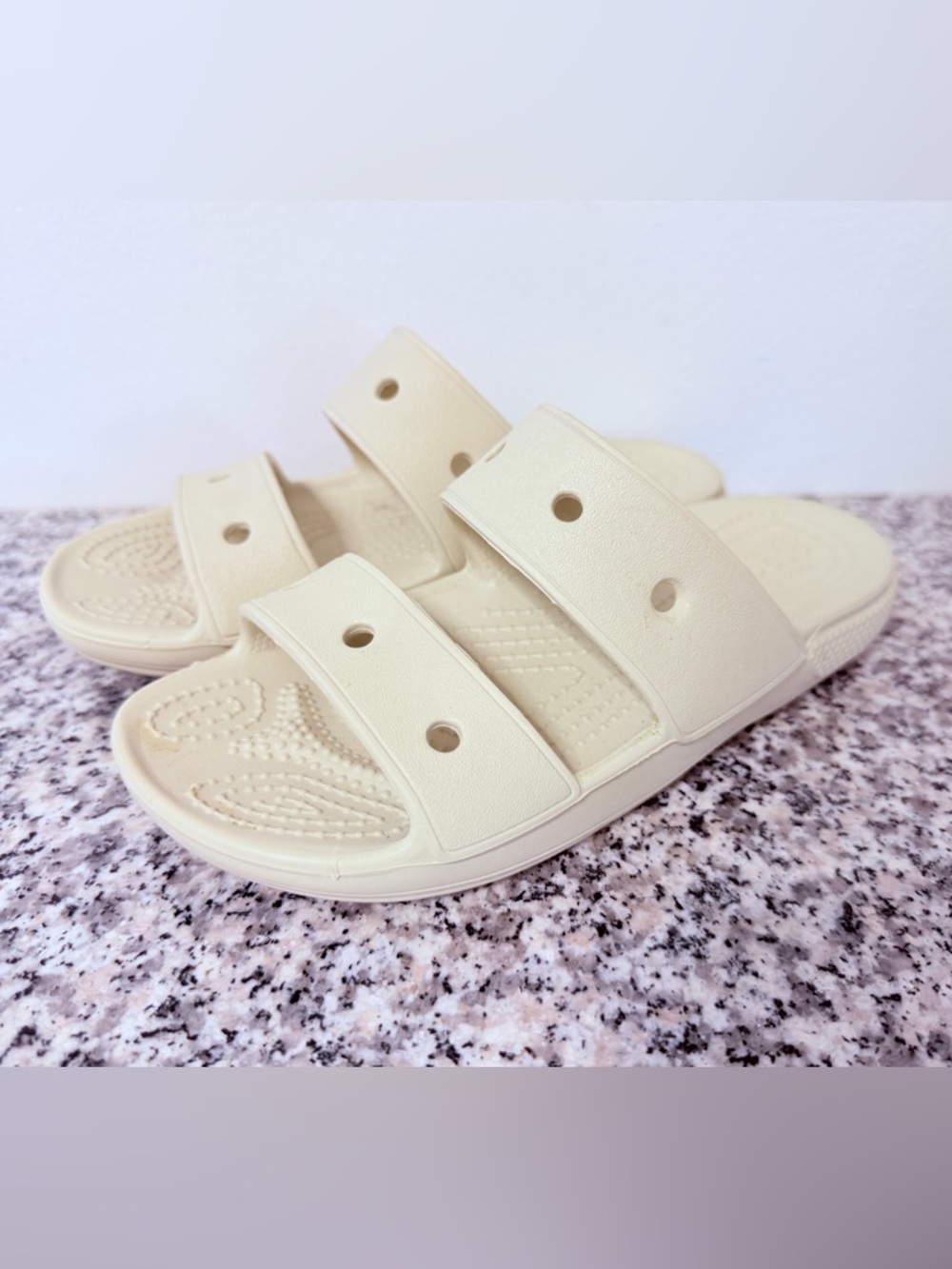Crocs Classic Crocs Sandal- Bone girls size 4 Boys Size 2